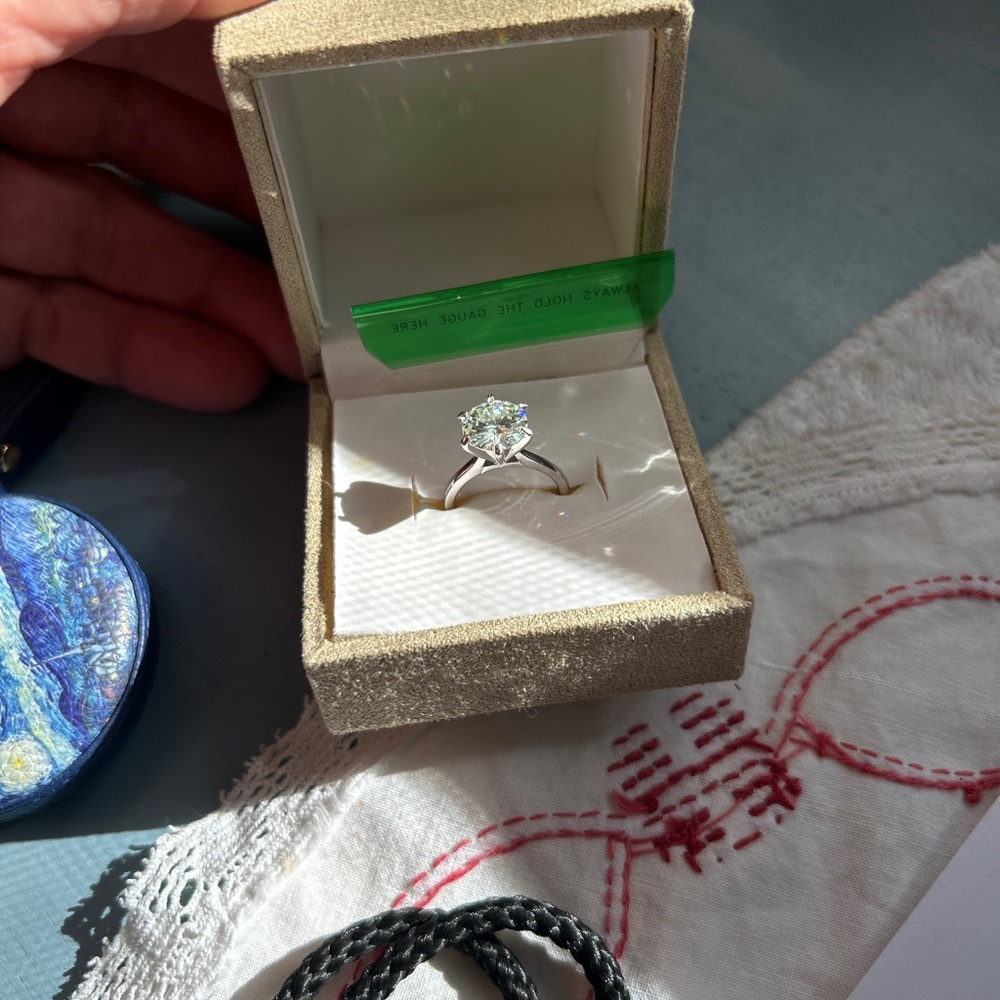 Moissanite Gemstone Solitaire engagement ring size 6 - Picture 7 of 8